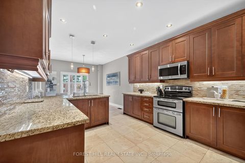 Photo 9 at 271 Autumn Hill Boulevard, Patterson, Vaughan
