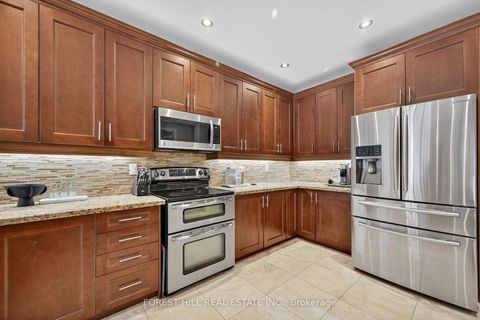 Photo 10 at 271 Autumn Hill Boulevard, Patterson, Vaughan