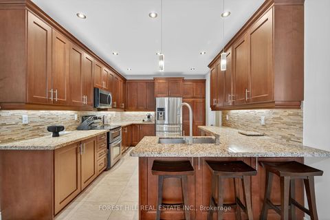 Photo 11 at 271 Autumn Hill Boulevard, Patterson, Vaughan