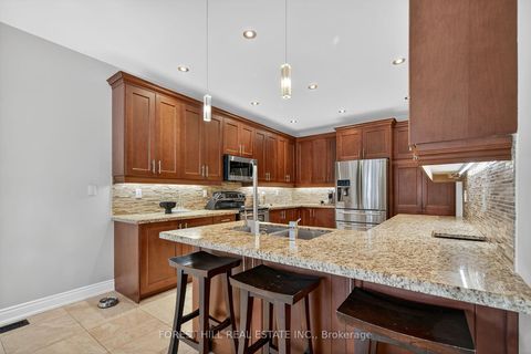 Photo 12 at 271 Autumn Hill Boulevard, Patterson, Vaughan