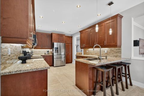 Photo 13 at 271 Autumn Hill Boulevard, Patterson, Vaughan