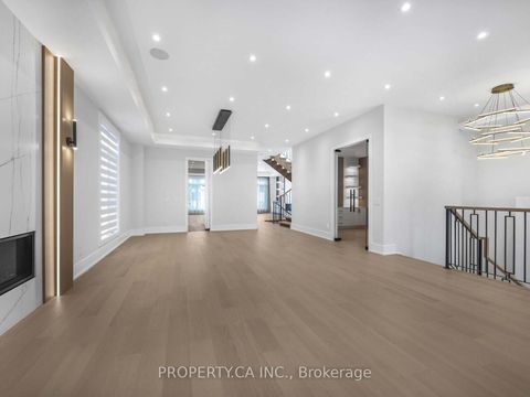 Photo 4 at 68 Lynnhaven Road, Lawrence, Toronto