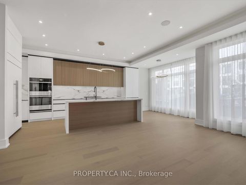 Photo 10 at 68 Lynnhaven Road, Lawrence, Toronto