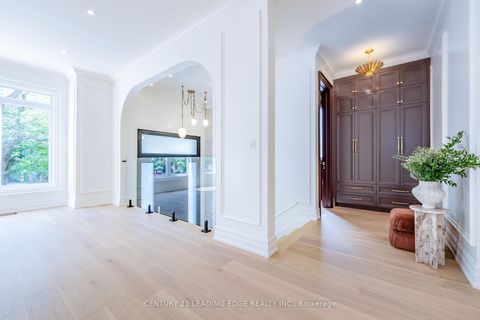 Photo 3 at 22 KING HIGH Avenue, Clanton Park, Toronto