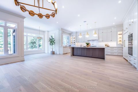 Photo 10 at 22 KING HIGH Avenue, Clanton Park, Toronto
