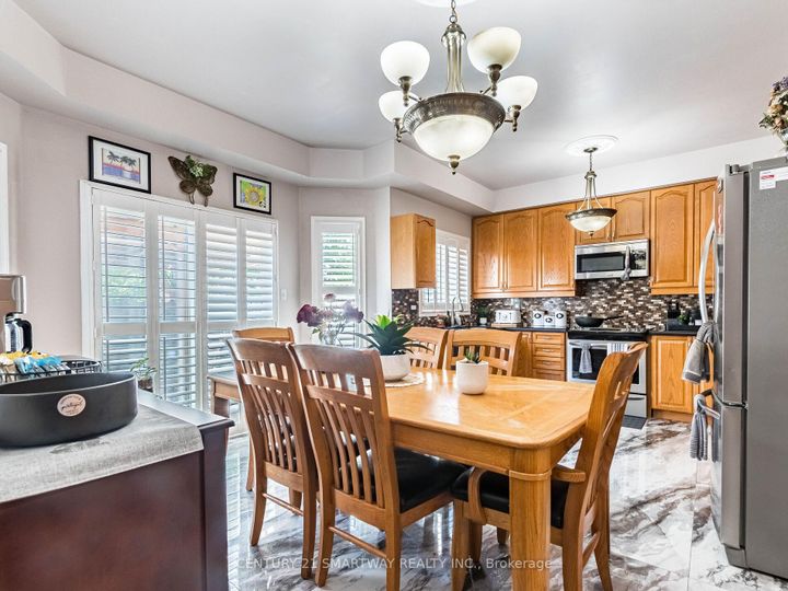 Photo 10 at 38 Bottlebrush Drive, Wellington, Brampton