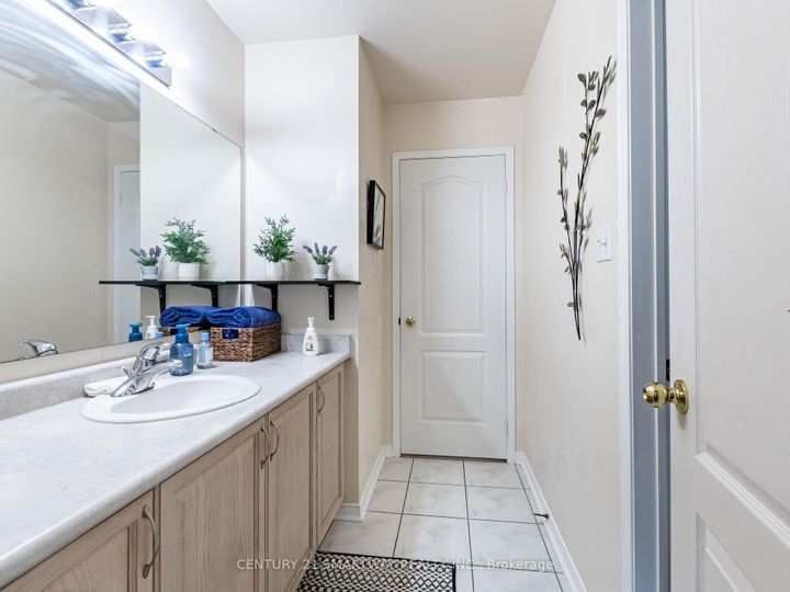 Photo 25 at 38 Bottlebrush Drive, Wellington, Brampton
