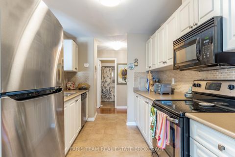 Photo 3 at 18 - 318 Little Avenue, Painswick North, Barrie