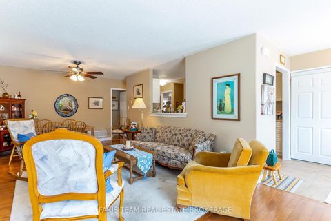 Photo 8 at 18 - 318 Little Avenue, Painswick North, Barrie