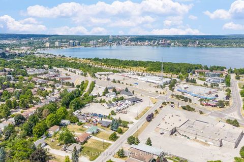 Photo 23 at 18 - 318 Little Avenue, Painswick North, Barrie