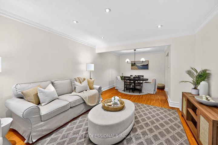 Photo 6 at 31 Nineteenth Street, New Toronto, Toronto