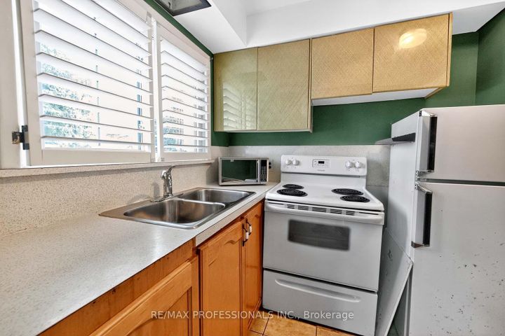 Photo 30 at 31 Nineteenth Street, New Toronto, Toronto