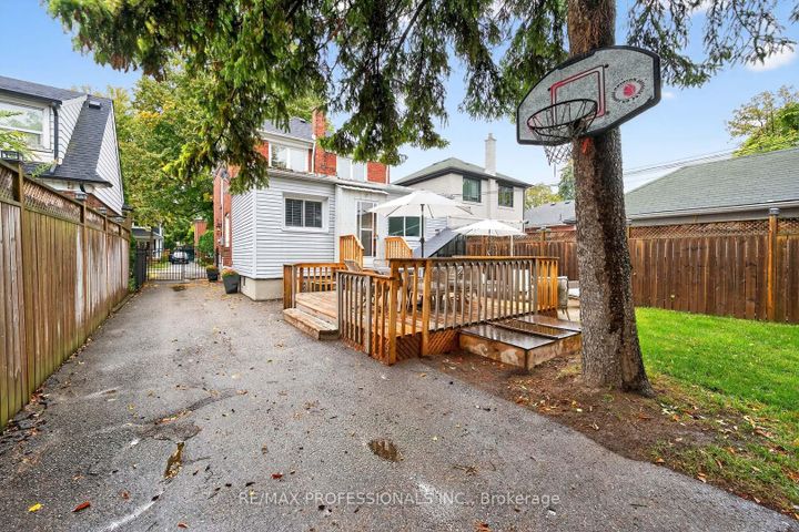 Photo 36 at 31 Nineteenth Street, New Toronto, Toronto