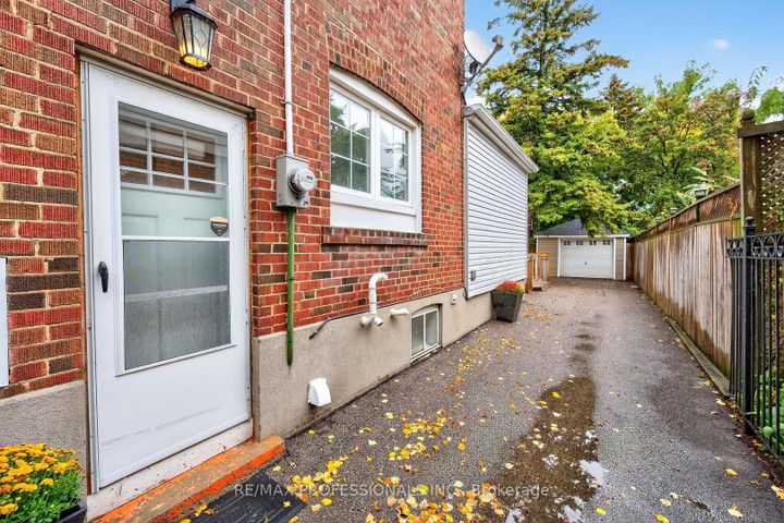 Photo 37 at 31 Nineteenth Street, New Toronto, Toronto