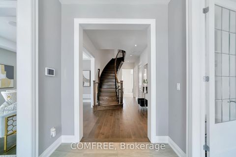 Photo 10 at 19 Painted Pony Trail, Kleinburg, Vaughan