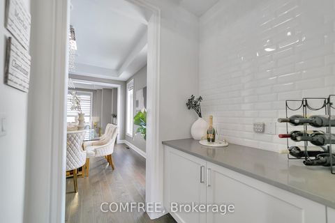 Photo 21 at 19 Painted Pony Trail, Kleinburg, Vaughan