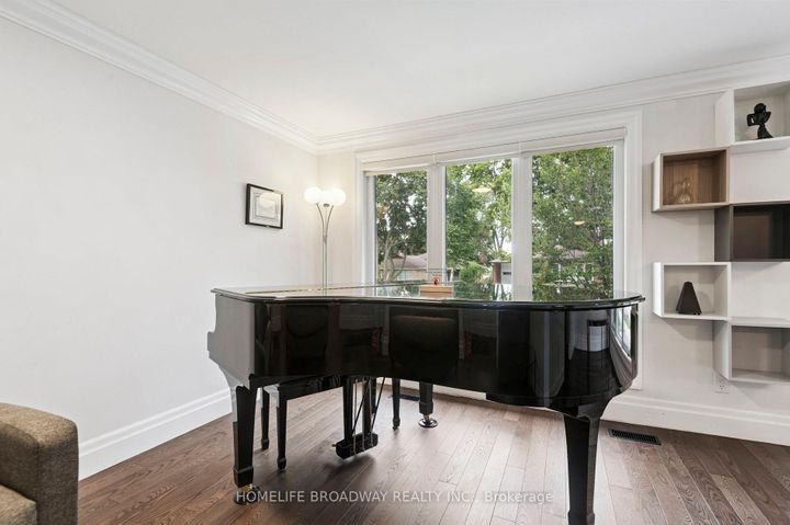 Photo 3 at 17 Jill Crescent, West Deane, Toronto