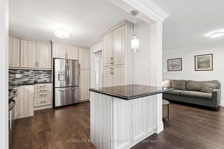 Photo 6 at 17 Jill Crescent, West Deane, Toronto