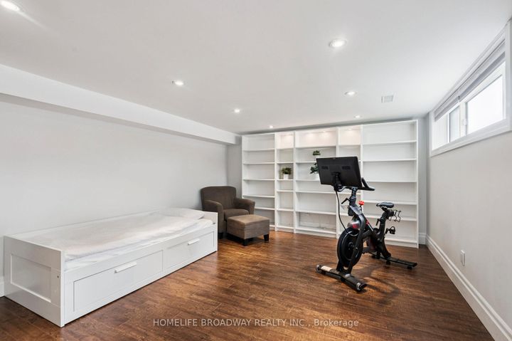 Photo 31 at 17 Jill Crescent, West Deane, Toronto