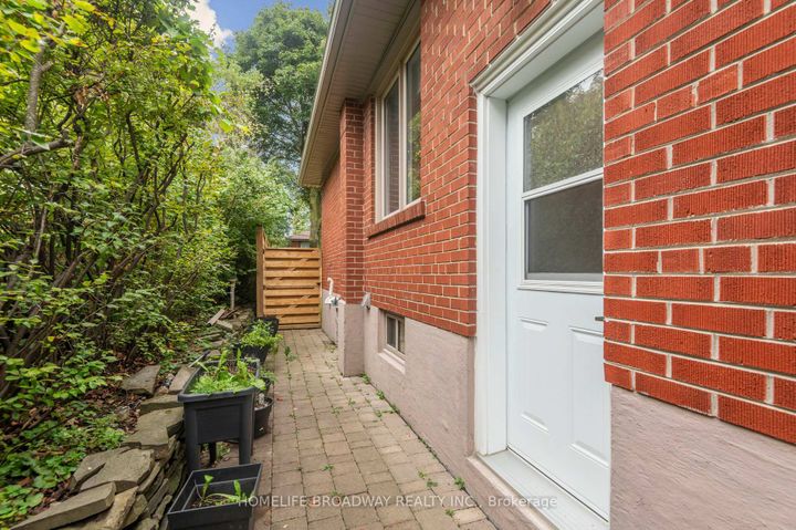 Photo 33 at 17 Jill Crescent, West Deane, Toronto