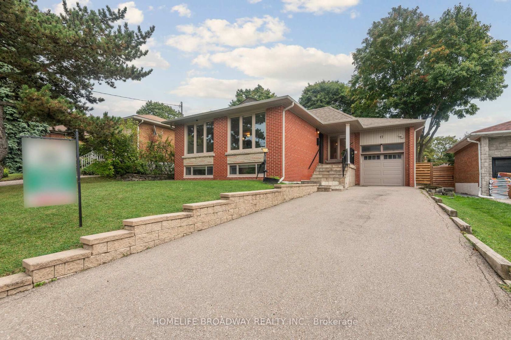 17 Jill Crescent, West Deane, Toronto 2