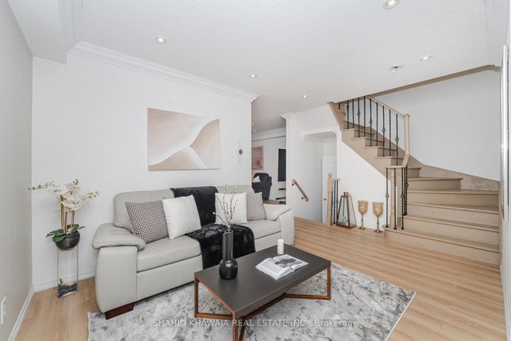 Photo 3 at 3940 Skyview Street, Churchill Meadows, Mississauga