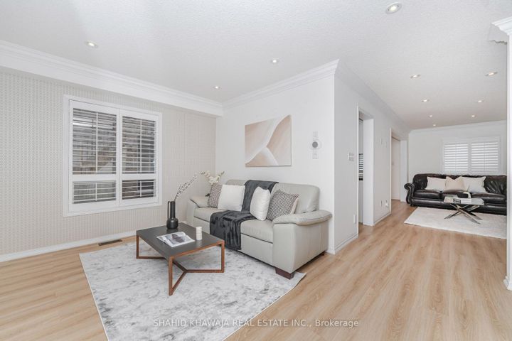 Photo 4 at 3940 Skyview Street, Churchill Meadows, Mississauga