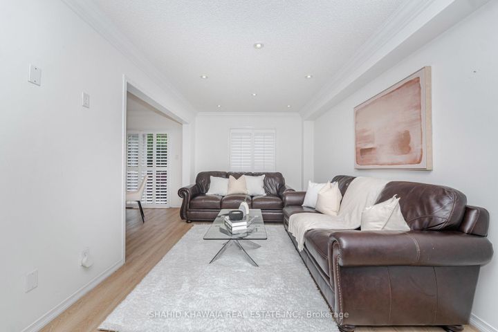 Photo 6 at 3940 Skyview Street, Churchill Meadows, Mississauga