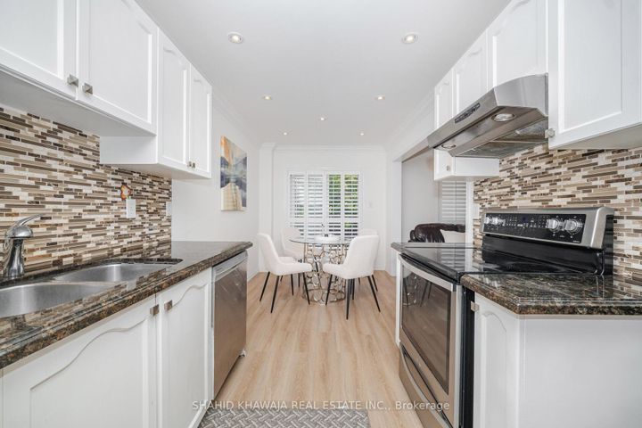 Photo 8 at 3940 Skyview Street, Churchill Meadows, Mississauga