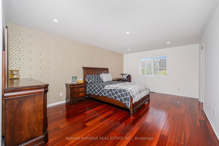 Photo 15 at 3940 Skyview Street, Churchill Meadows, Mississauga