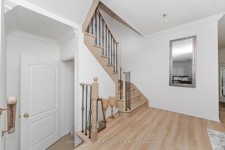 Photo 18 at 3940 Skyview Street, Churchill Meadows, Mississauga