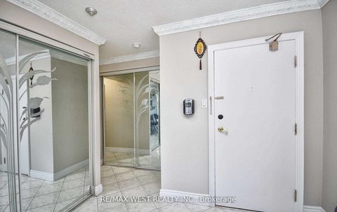 Photo 2 at 706 - 1 Reidmount Avenue, Malvern West, Toronto
