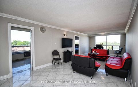 Photo 4 at 706 - 1 Reidmount Avenue, Malvern West, Toronto