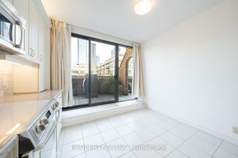 Photo 7 at 606 - 55a Avenue Road, Annex, Toronto