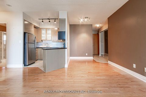 Photo 4 at 1007 - 70 Alexander Street, Yonge Corridor, Toronto