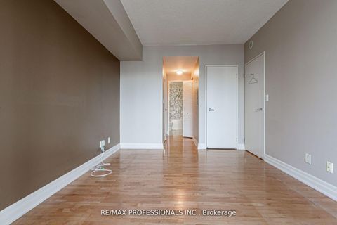 Photo 10 at 1007 - 70 Alexander Street, Yonge Corridor, Toronto