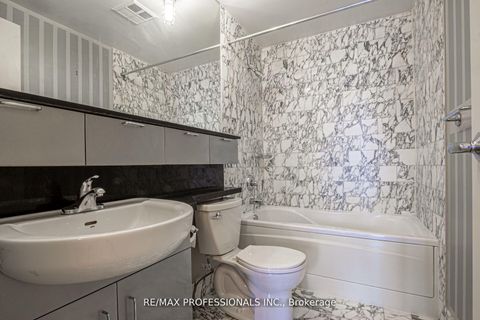 Photo 11 at 1007 - 70 Alexander Street, Yonge Corridor, Toronto