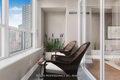 Photo 15 at 1007 - 70 Alexander Street, Yonge Corridor, Toronto