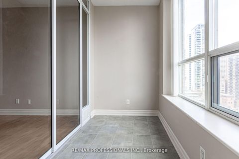 Photo 16 at 1007 - 70 Alexander Street, Yonge Corridor, Toronto