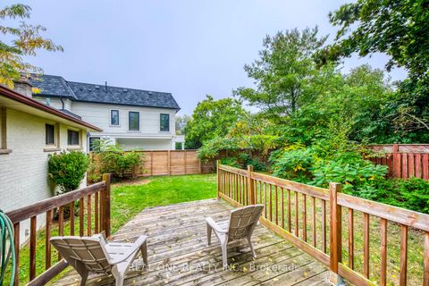 Photo 11 at 398 Tennyson Drive, WO West, Oakville