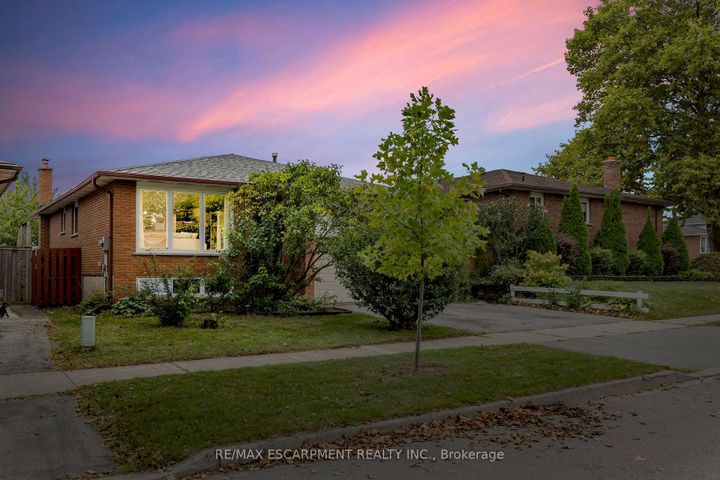 Photo 1 at 1196 Dowland Crescent, Headon, Burlington