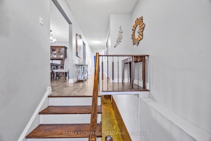 Photo 4 at 1196 Dowland Crescent, Headon, Burlington