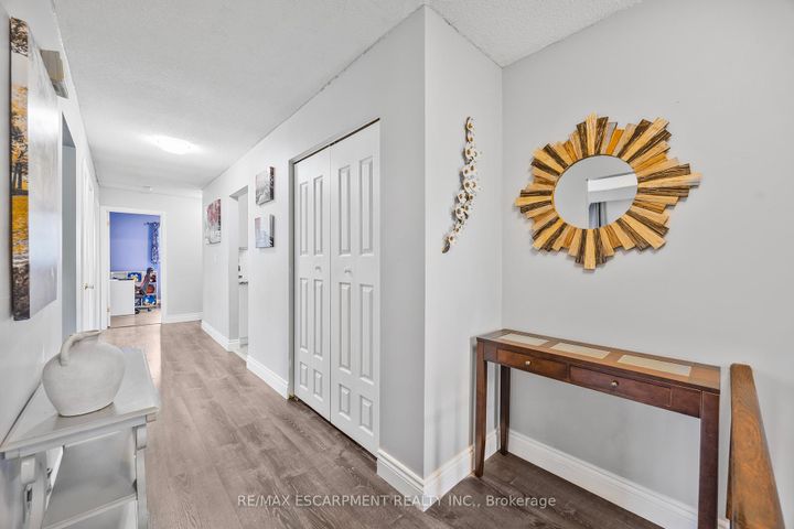 Photo 6 at 1196 Dowland Crescent, Headon, Burlington