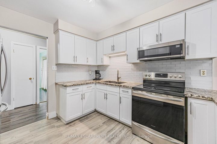 Photo 12 at 1196 Dowland Crescent, Headon, Burlington