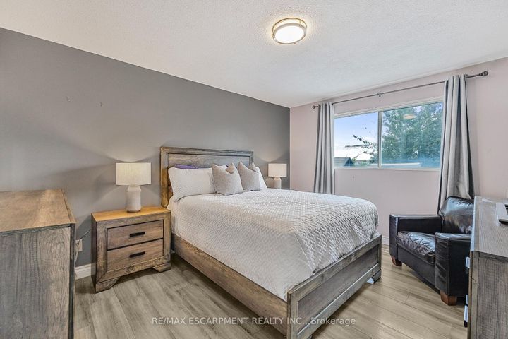 Photo 18 at 1196 Dowland Crescent, Headon, Burlington