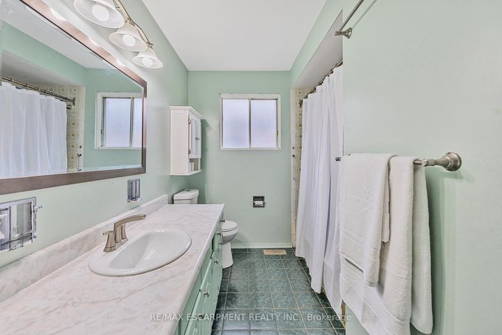 Photo 24 at 1196 Dowland Crescent, Headon, Burlington
