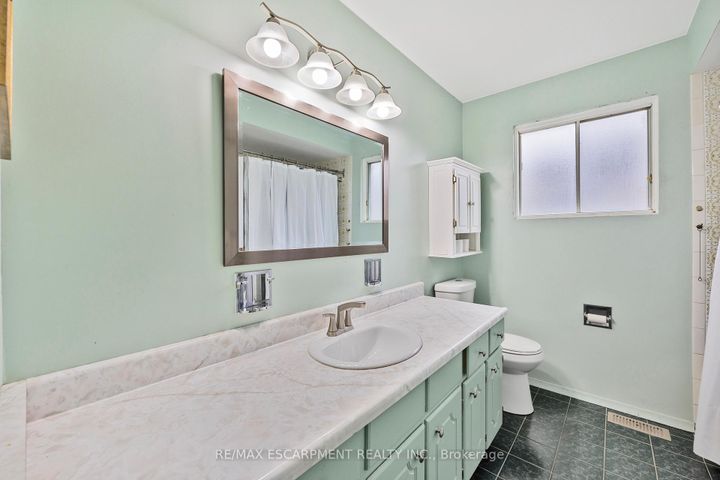 Photo 25 at 1196 Dowland Crescent, Headon, Burlington