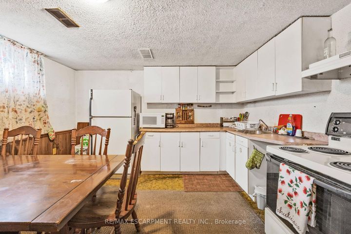 Photo 29 at 1196 Dowland Crescent, Headon, Burlington