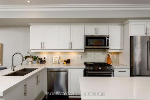 Photo 7 at 2A Methuen Avenue, Lambton Baby Point, Toronto