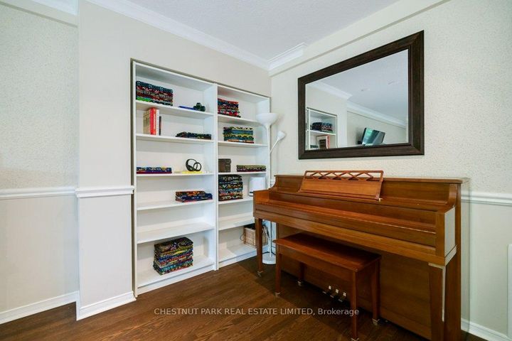 Photo 13 at 190 Cassandra Boulevard, Donalda, Toronto